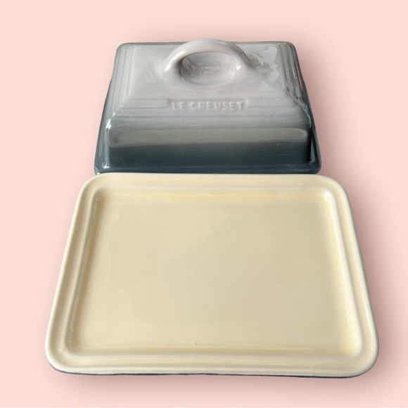 Le Creuset Stoneware Butter Dish (Flint) - Picture 2 of 3